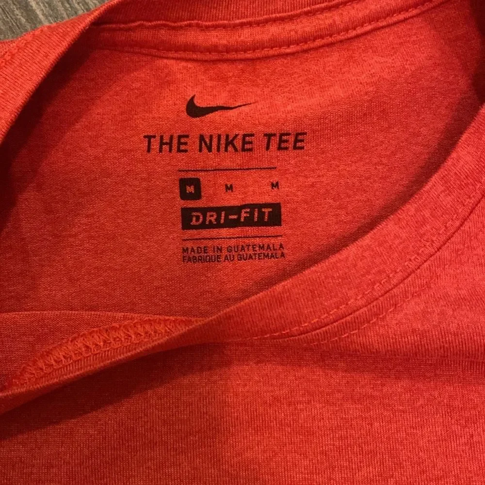 Nike Dri-Fit The Nike Tee Red Size Medium Crewneck Short Sleeve Athletic